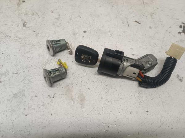 KIT SERRURE PEUGEOT 107 - Vue 1